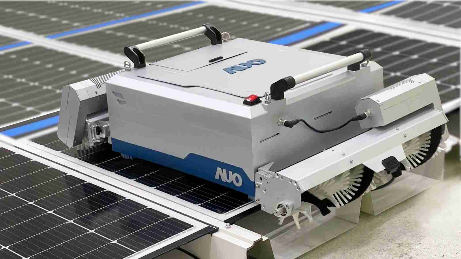 财神娱乐致力EPC场域技术升级，，导入清洁机器人搭配传感器与AI数据分析，，，，大幅减少维运成本