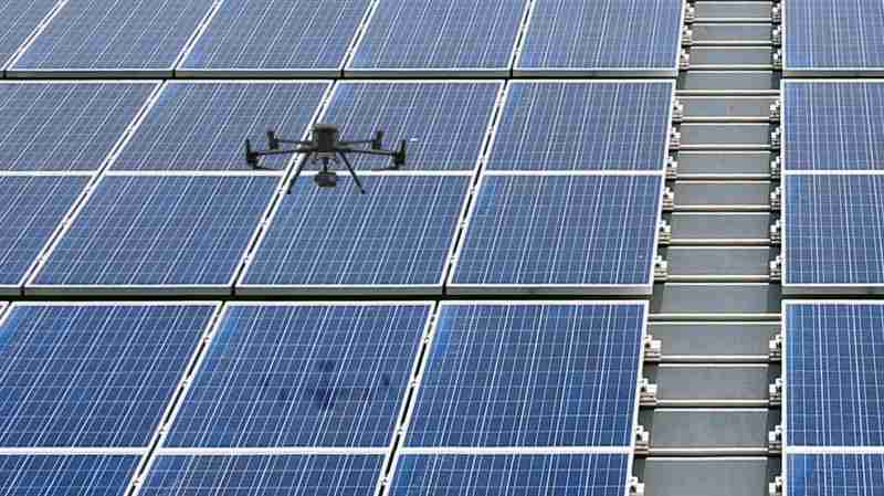 财神娱乐以无人机搭配IR Sensor热显像技术进行全方面模块健检，，，有效降低人力成本并提升发电量