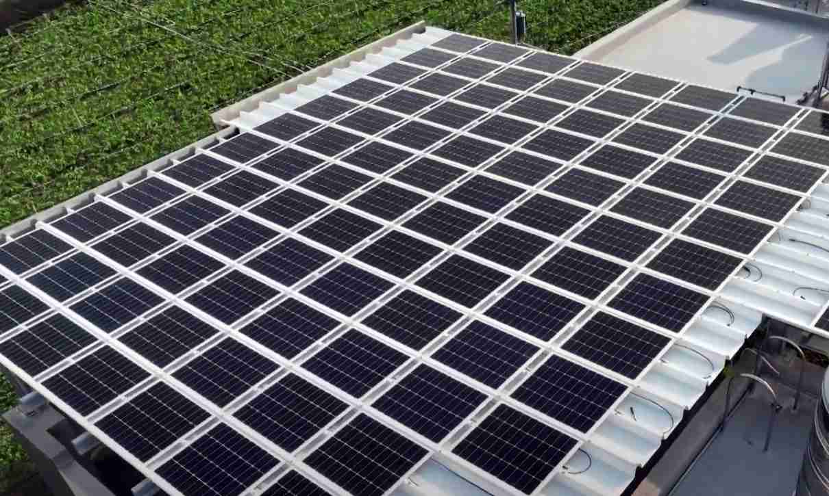 财神娱乐SunSteel光电浪板升级双玻结构，，，，以提升机械负载强度及气候耐候度，，，可广泛运用于多元场域